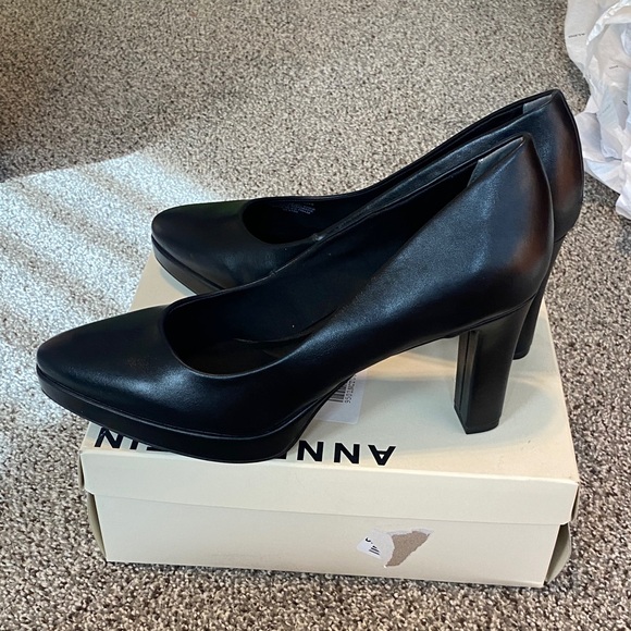 Anne Klein Classic Black Heels - Picture 5 of 8